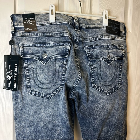 True Religion Ricky Relaxed Straight Jean - Picture 4 of 5